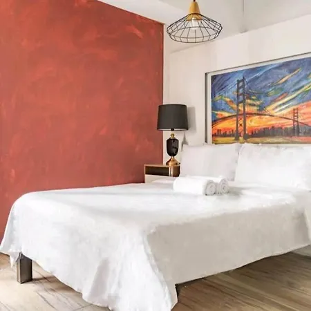 L1 Twin Bed Staycation In Bonifacio Global City